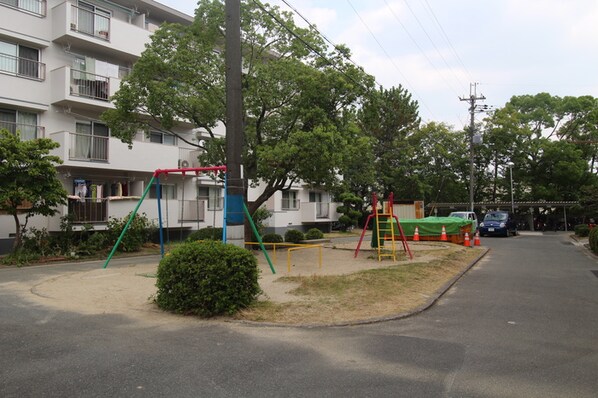 千里北町住宅A2号棟（102）の物件外観写真